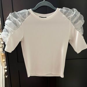 ZARA rubbed ruffle shoulder crop top